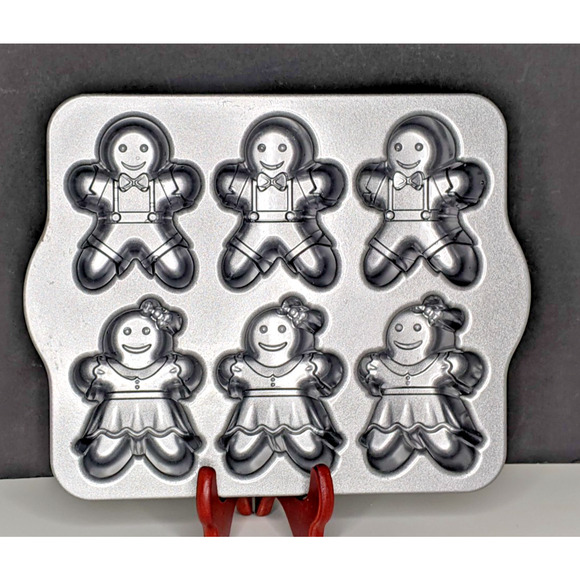 Nordic Ware Gingerbread Kids Cakelet Cake Pan Christmas - Picture 2 of 5